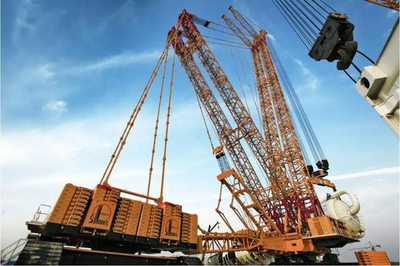 1300噸星艦被起重機吊起,不用羨慕,我國有款起重機比它大3倍