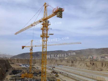 九通專 塔式起重機的技術(shù)演進(jìn)與專業(yè)應(yīng)用